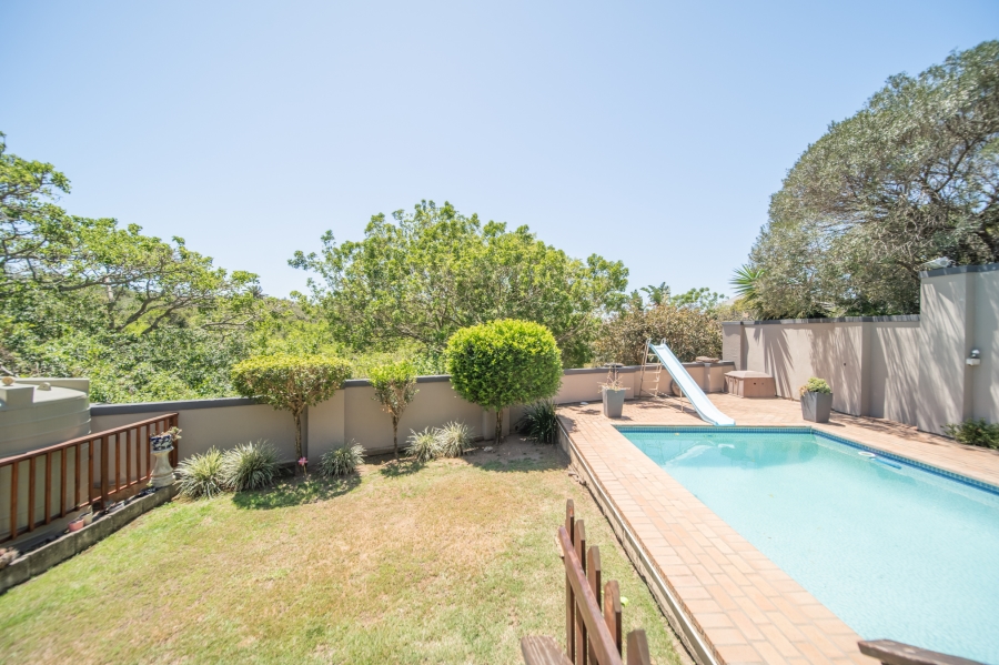 5 Bedroom Property for Sale in Beacon Bay Eastern Cape